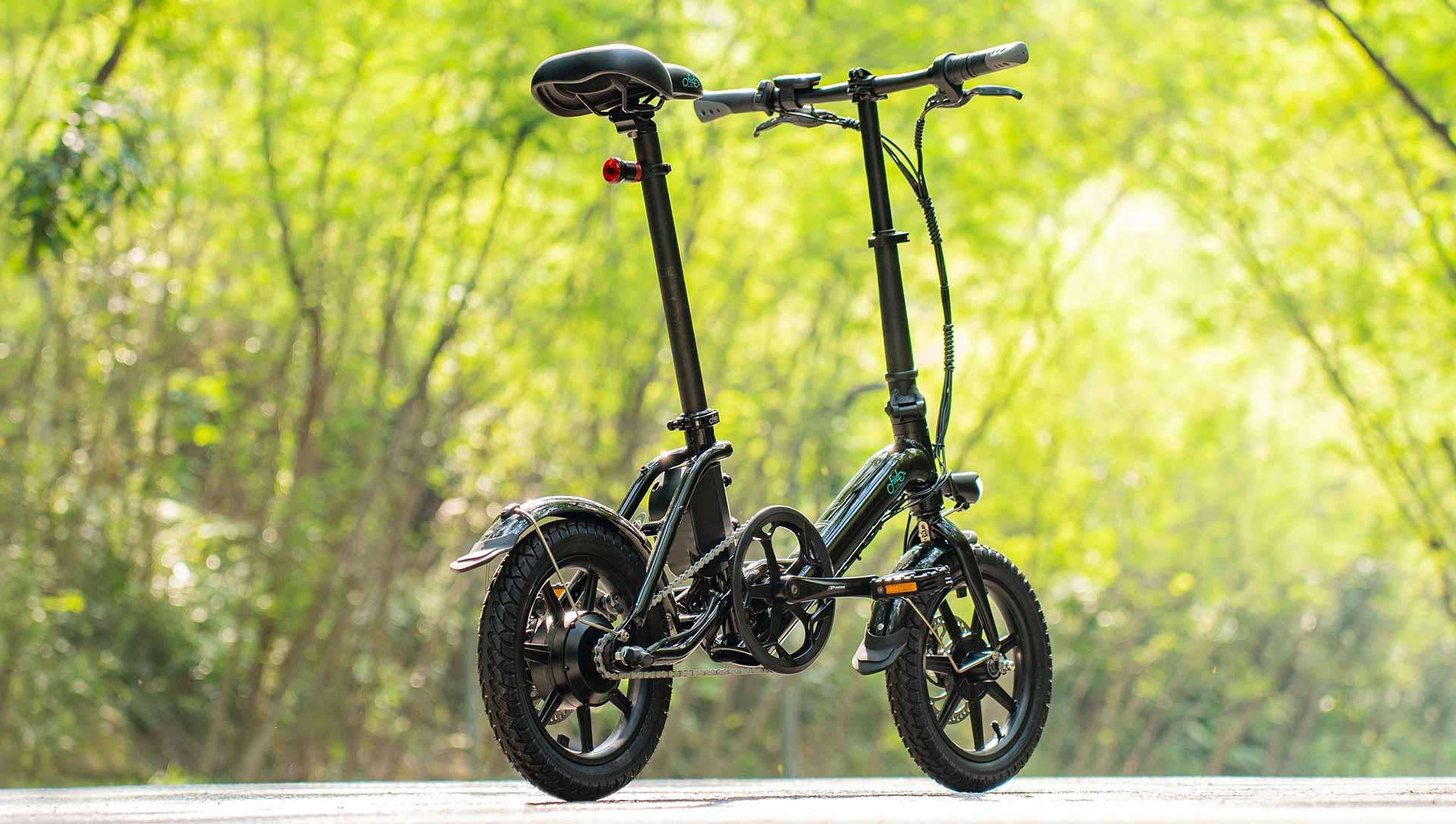 FIIDO D3 PRO Electric Bike with mudguard and light - Pogo Cycles available in cycle to work